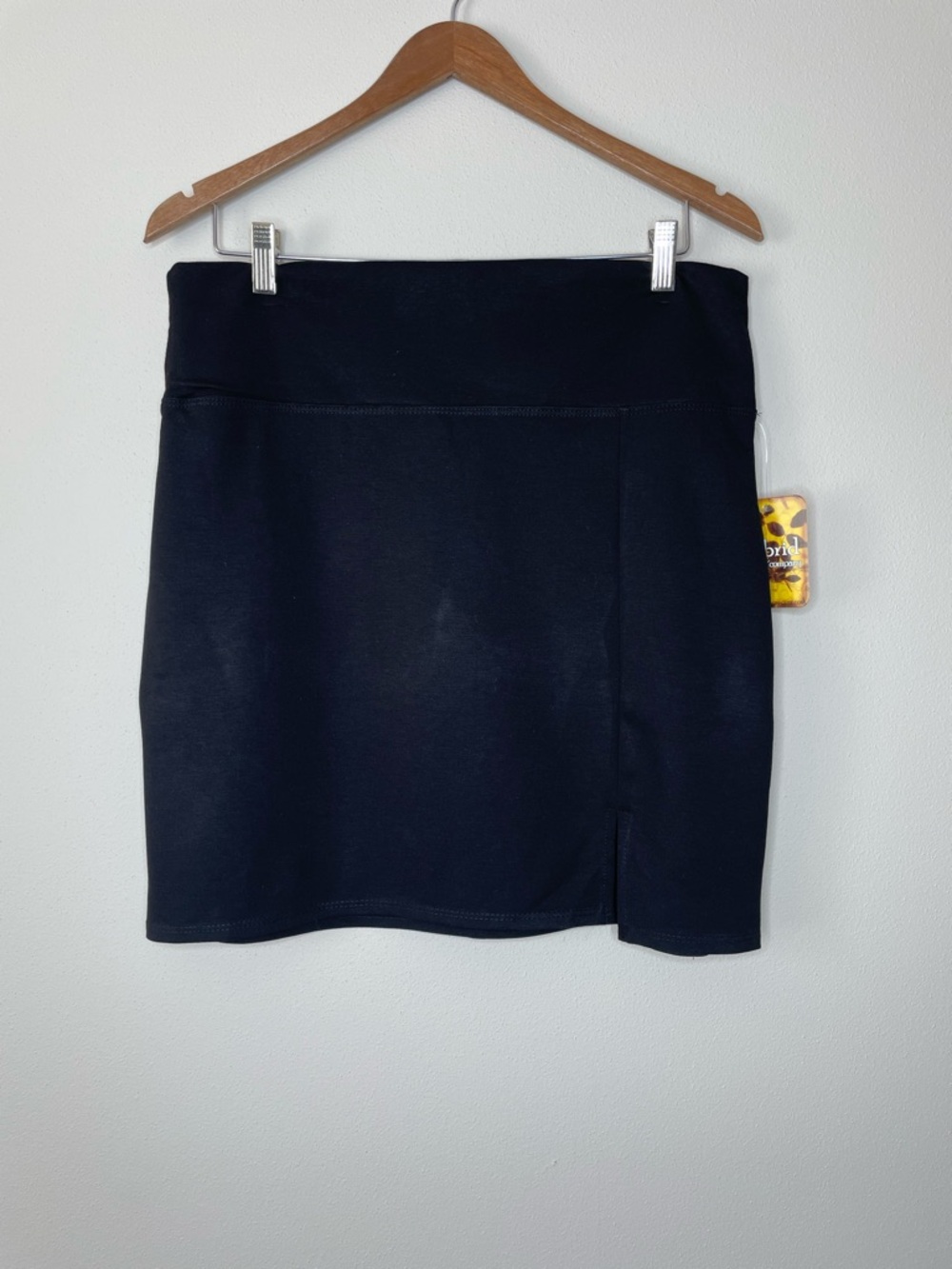 NEW Hybrid & company Black Stretch Knit Mini Skirt with Side Slit